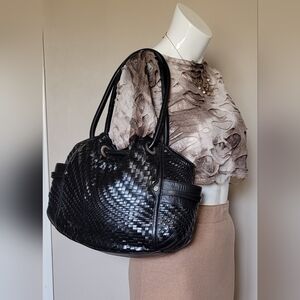 Cole Haan Beautiful Leather Purse Shoulder Bag, Roomy and Lots of Pockets!